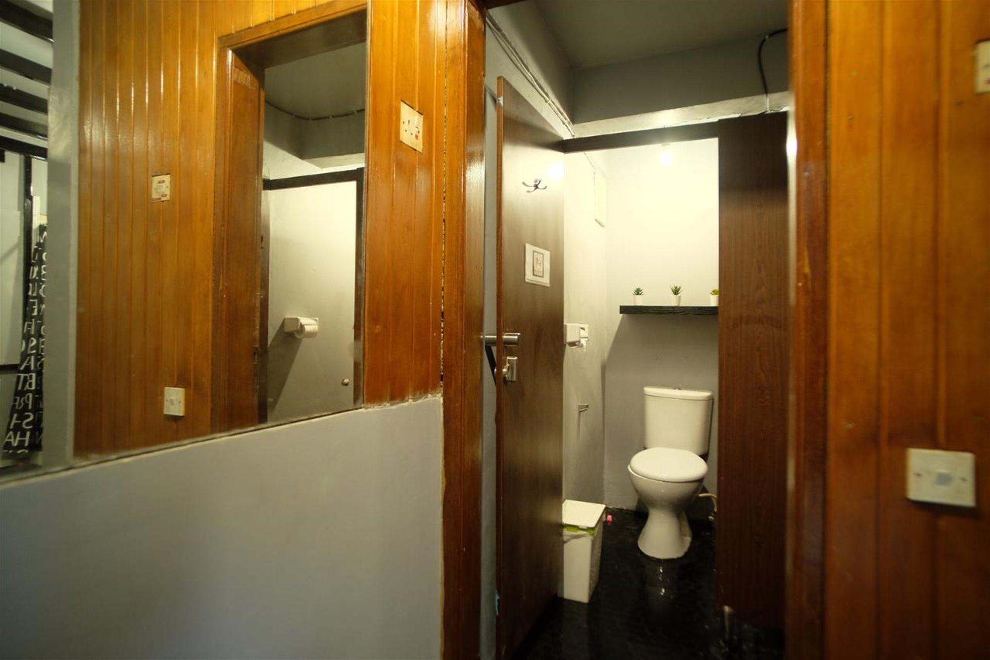 Inap At Capsule Thamrin Hotel Jakarta Eksteriør billede